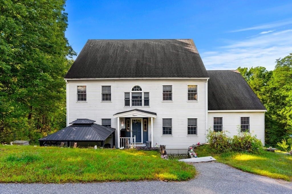 233 Lovers Ln, Haverhill, MA 01830
