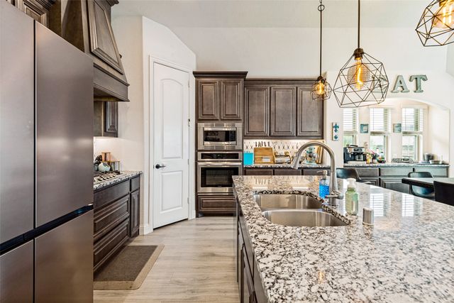 3204 Park Ridge Drive, Mesquite, TX 75181