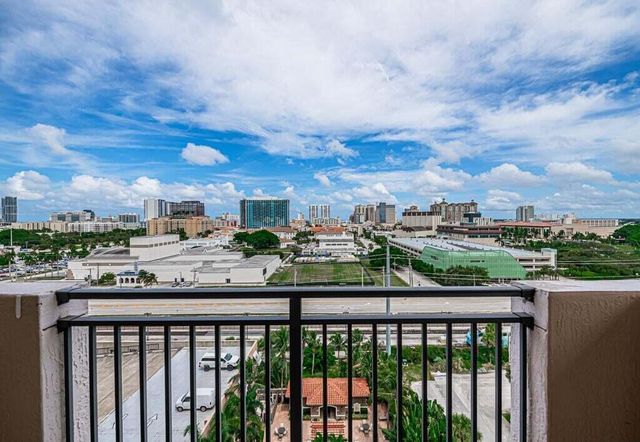 616 Clearwater Park Road 1112, West Palm Beach, FL 33401