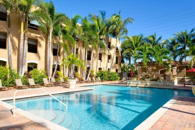 616 Clearwater Park Road 1112, West Palm Beach, FL 33401