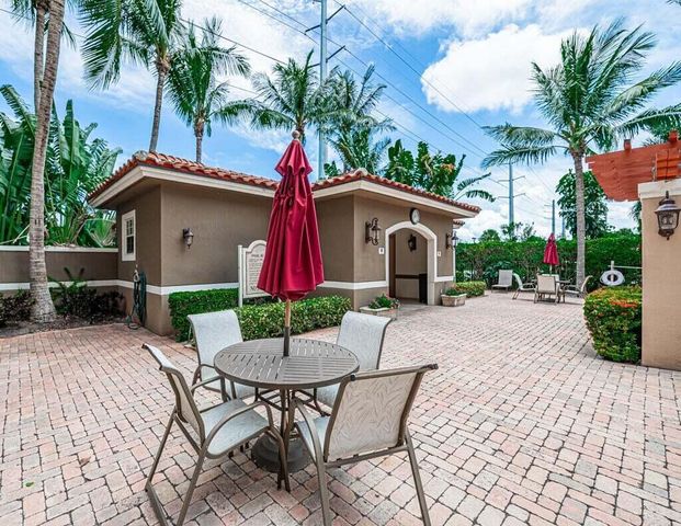 616 Clearwater Park Road 1112, West Palm Beach, FL 33401