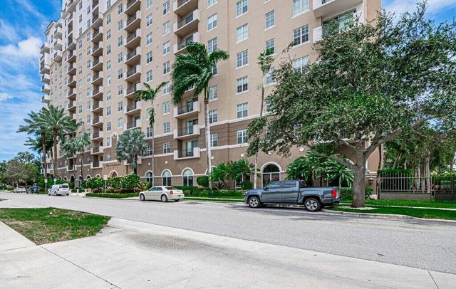 616 Clearwater Park Road 1112, West Palm Beach, FL 33401