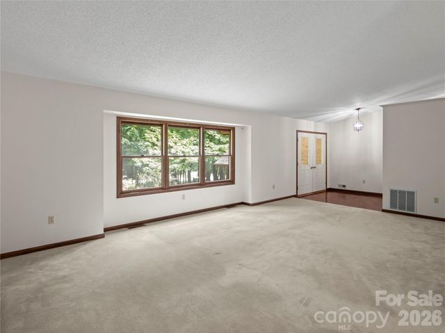 11 Tree Top Drive, Arden, NC 28704