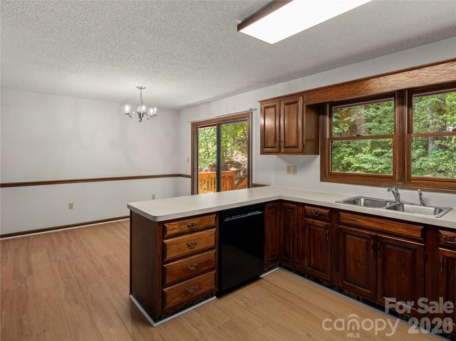 11 Tree Top Drive, Arden, NC 28704