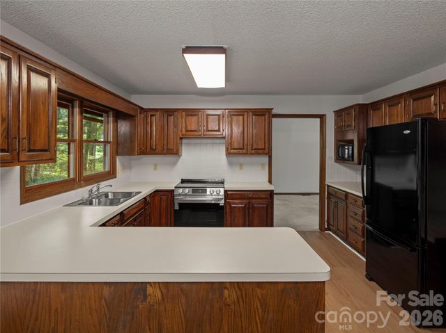 11 Tree Top Drive, Arden, NC 28704