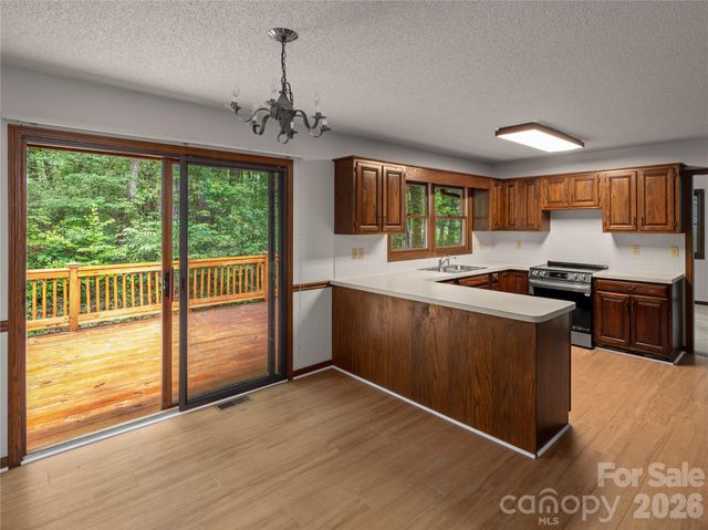 11 Tree Top Drive, Arden, NC 28704