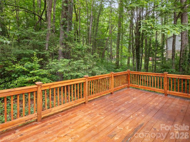 11 Tree Top Drive, Arden, NC 28704