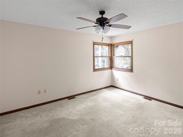 11 Tree Top Drive, Arden, NC 28704