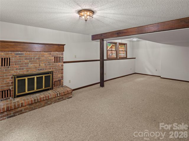 11 Tree Top Drive, Arden, NC 28704