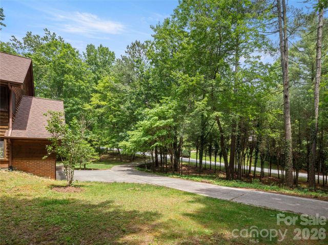 11 Tree Top Drive, Arden, NC 28704