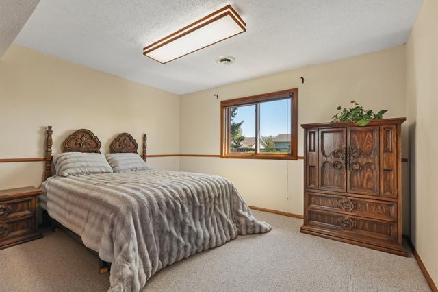 613 24th Street SE, Willmar, MN 56201