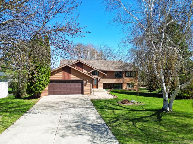 613 24th Street SE, Willmar, MN 56201