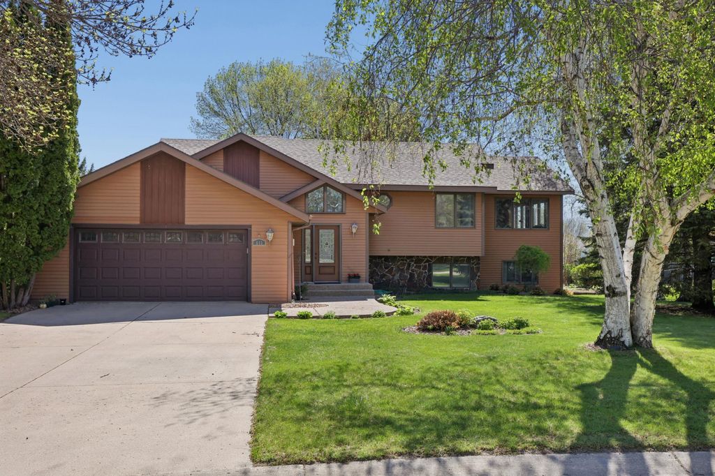 613 24th Street SE, Willmar, MN 56201