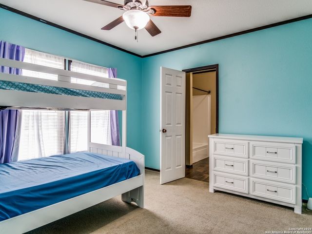 252 COUNTY ROAD 302, Floresville, TX 78114