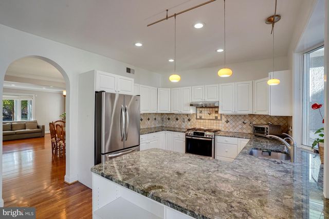 4407 RIDGE ST, Chevy Chase, MD 20815