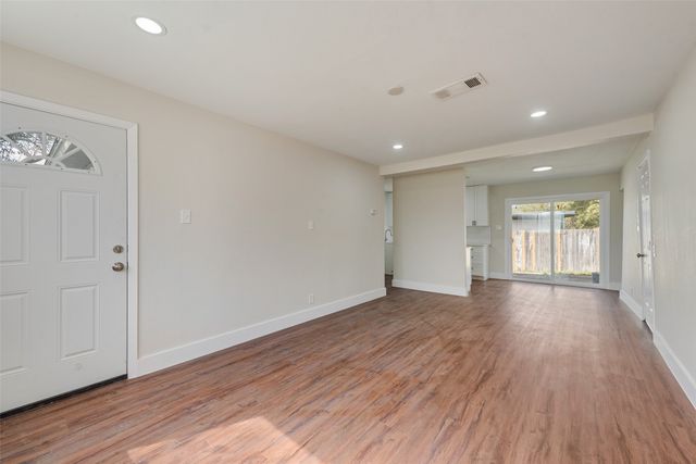 2340 Debra Court Drive, Fort Worth, TX 76112