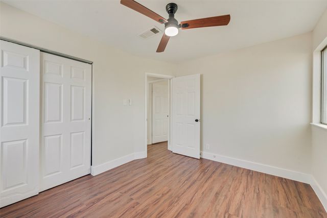 2340 Debra Court Drive, Fort Worth, TX 76112