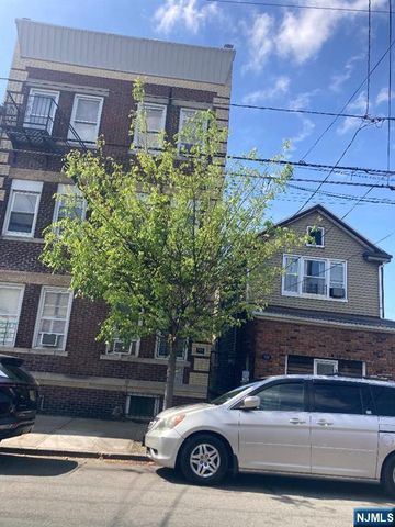 131-133 Delancy Street, Newark, NJ 07105
