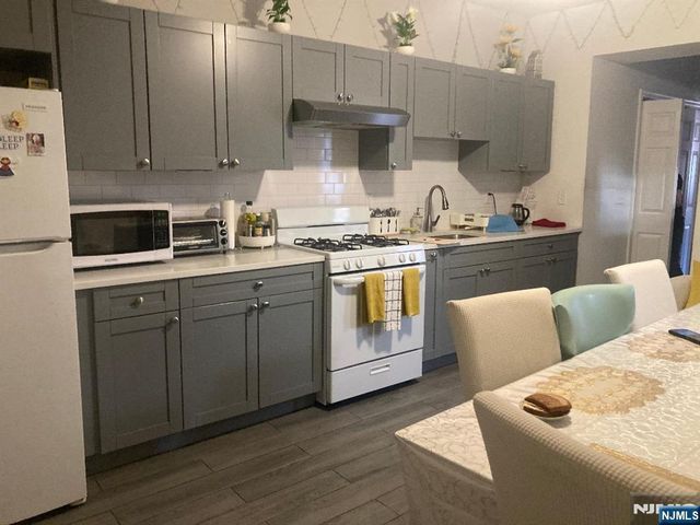 131-133 Delancy Street, Newark, NJ 07105