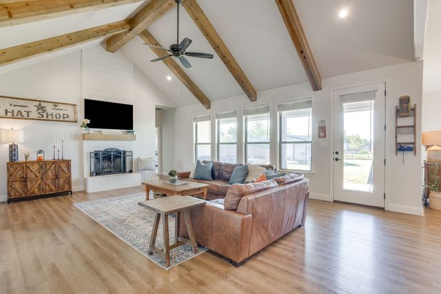 103 Tall Pine Drive, Godley, TX 76044