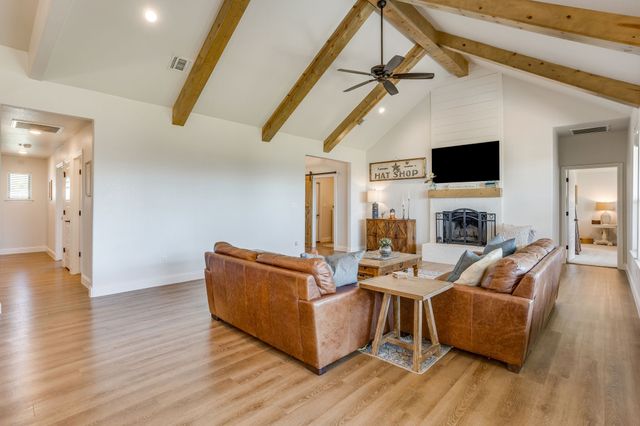103 Tall Pine Drive, Godley, TX 76044