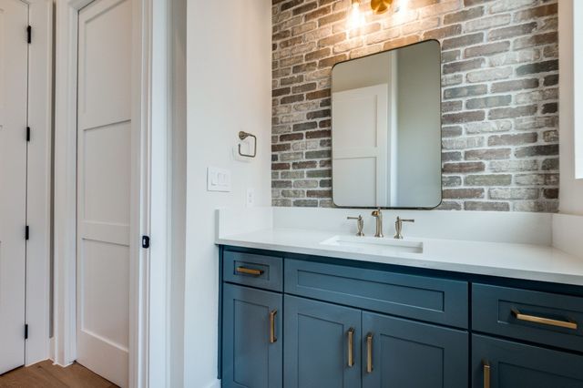 250 E Dallas Road 121, Grapevine, TX 76051