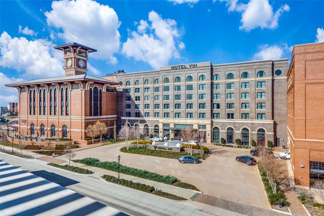 250 E Dallas Road 121, Grapevine, TX 76051