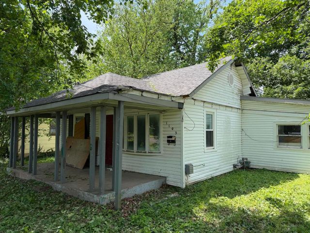 1103 N Ethyl Avenue, Springfield, MO 65802