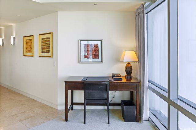 223 Saratoga Road 2601, Honolulu, HI 96815