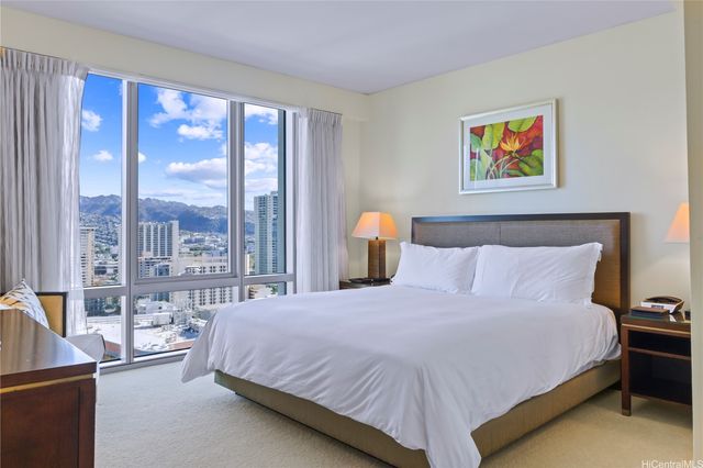 223 Saratoga Road 2601, Honolulu, HI 96815