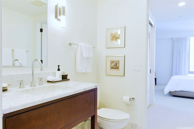 223 Saratoga Road 2601, Honolulu, HI 96815