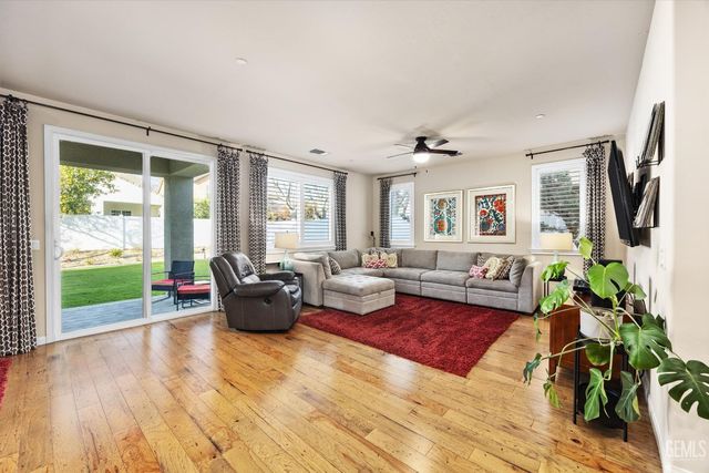 14610 Bottlebrush Drive, Bakersfield, CA 93314