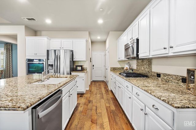 14610 Bottlebrush Drive, Bakersfield, CA 93314