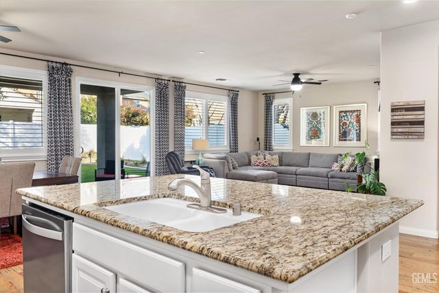 14610 Bottlebrush Drive, Bakersfield, CA 93314