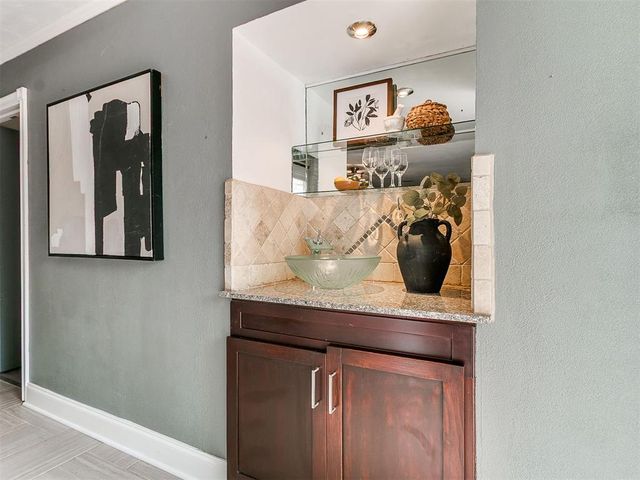 7309 N Hammond Avenue, Warr Acres, OK 73132