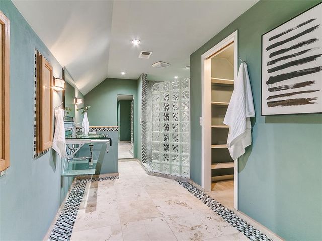 7309 N Hammond Avenue, Warr Acres, OK 73132