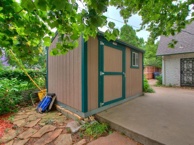 7309 N Hammond Avenue, Warr Acres, OK 73132