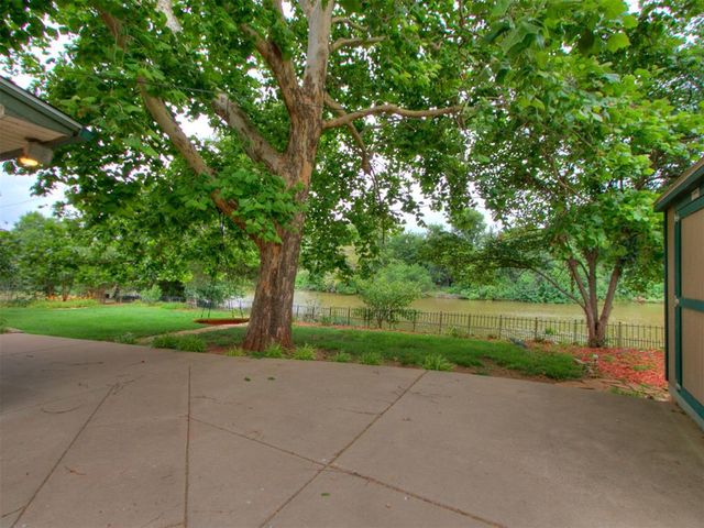 7309 N Hammond Avenue, Warr Acres, OK 73132