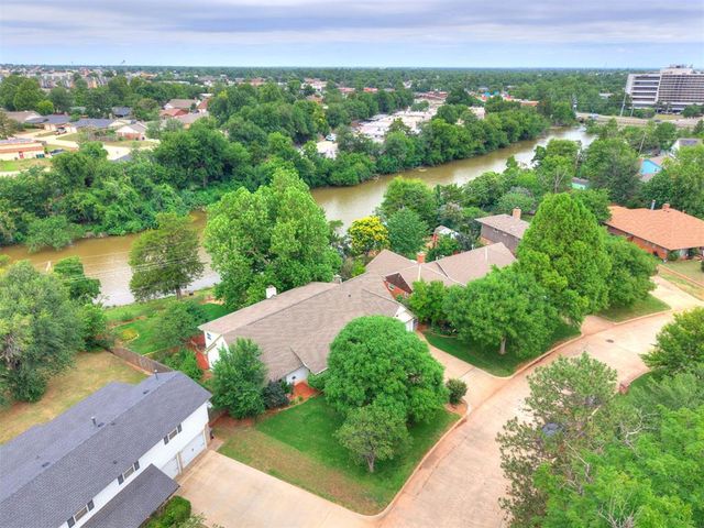 7309 N Hammond Avenue, Warr Acres, OK 73132