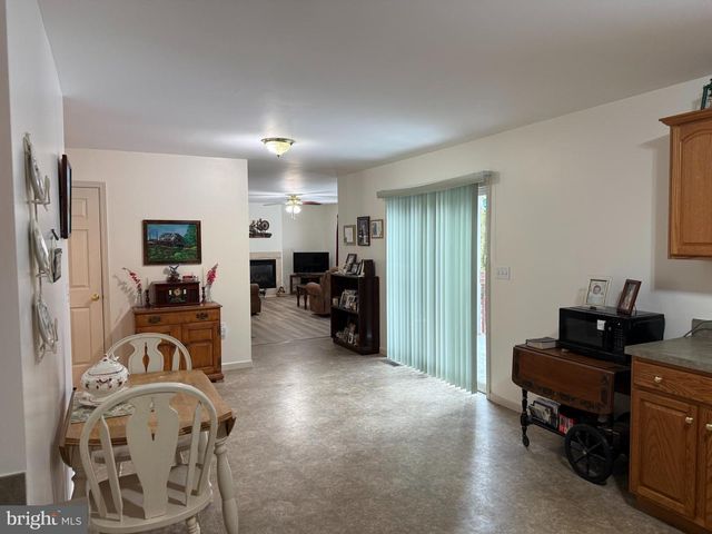 140 THOMAS DR, York, PA 17404