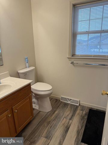 140 THOMAS DR, York, PA 17404