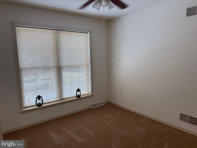 140 THOMAS DR, York, PA 17404