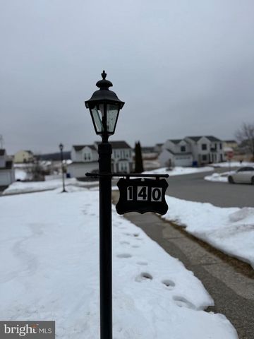 140 THOMAS DR, York, PA 17404