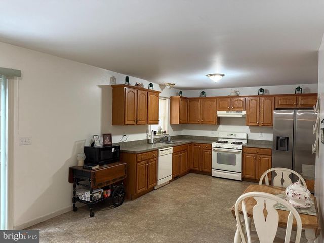 140 THOMAS DR, York, PA 17404