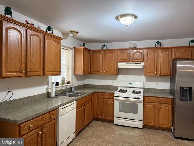 140 THOMAS DR, York, PA 17404