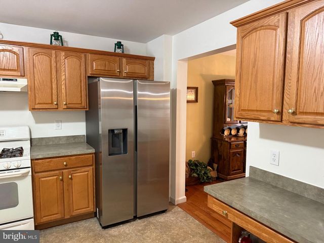 140 THOMAS DR, York, PA 17404