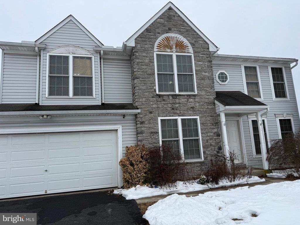 140 THOMAS DR, York, PA 17404