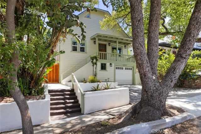 5850 Burwood Ave, Los Angeles, CA 90042