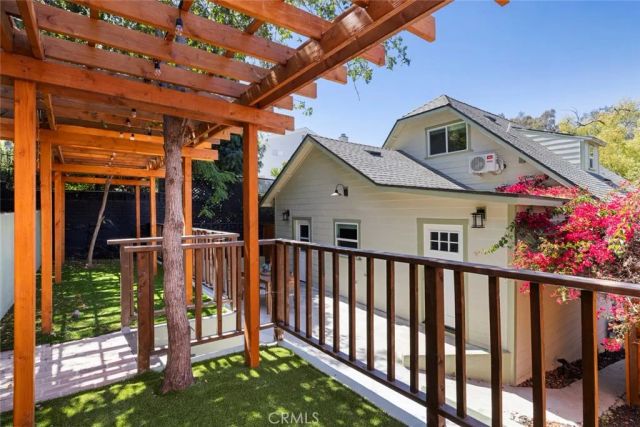5850 Burwood Ave, Los Angeles, CA 90042