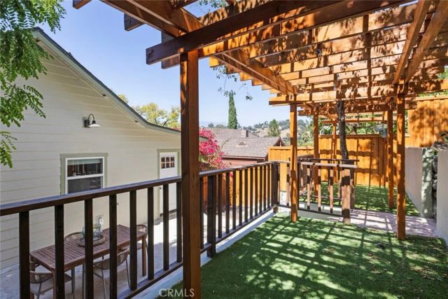 5850 Burwood Ave, Los Angeles, CA 90042